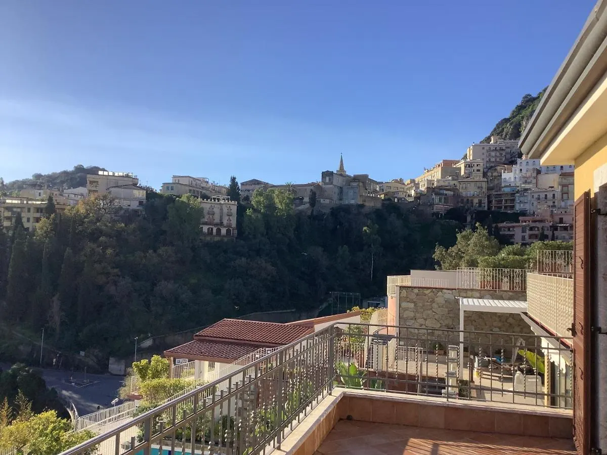 Sunshinehome Taormina 0*,